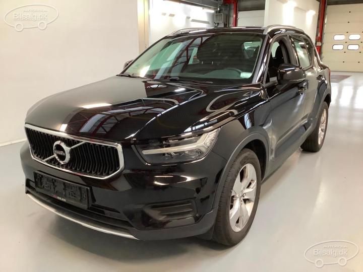 vin: YV1XZ72VDL2234244 2019 Volvo XC40 SUV Momentum, D3 Diesel 150 HP, 5d, Geartronic 8speed, FWD