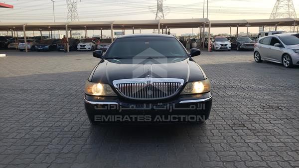 vin: 2L1FM88W38X657567 2L1FM88W38X657567 2008 lincoln town car 0 for Sale in UAE