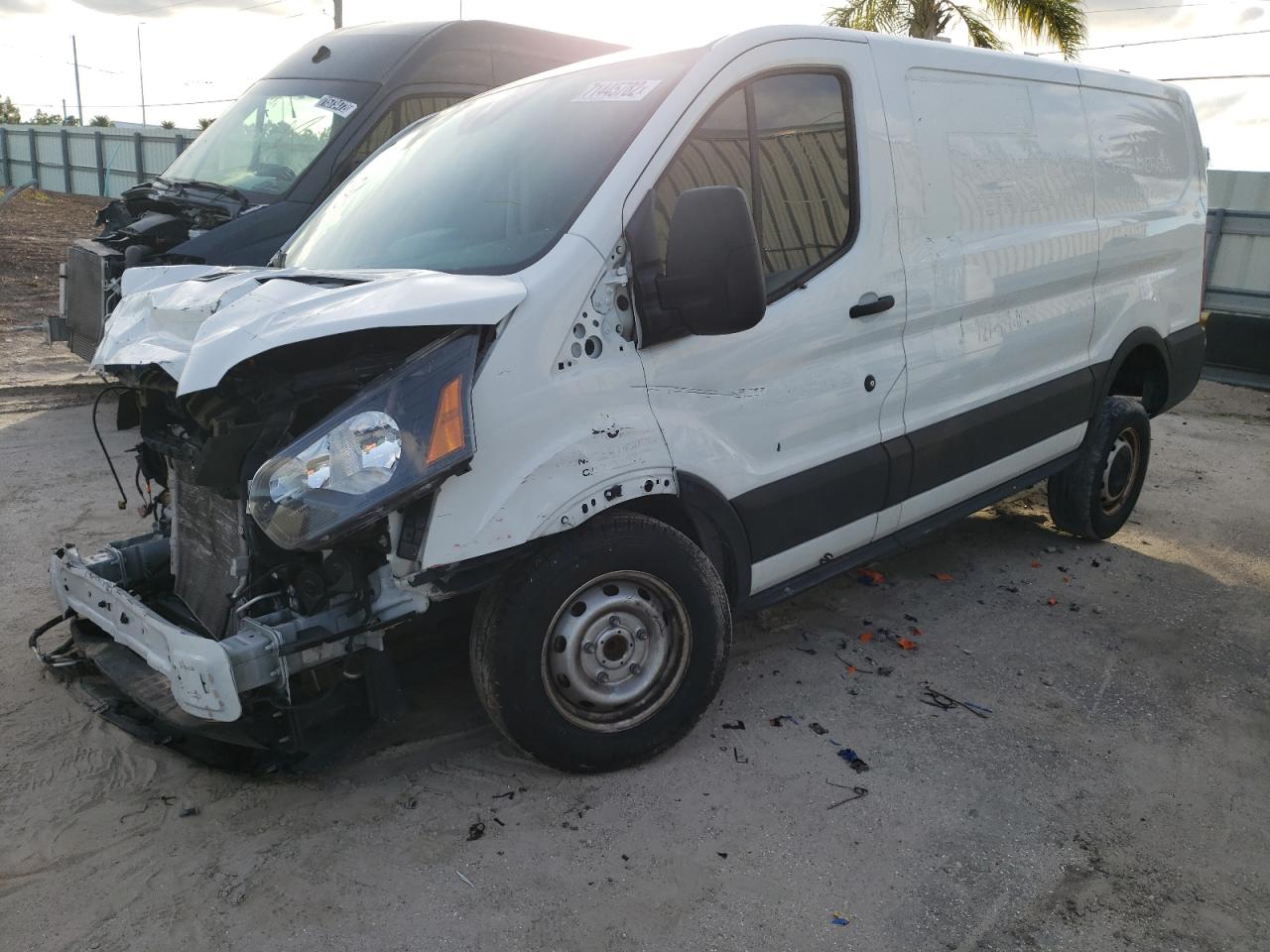 vin: 1FTYR1YMXKKB38481 1FTYR1YMXKKB38481 2019 ford transit 3700 for Sale in 33578 7610, Fl - Tampa South, Riverview, USA
