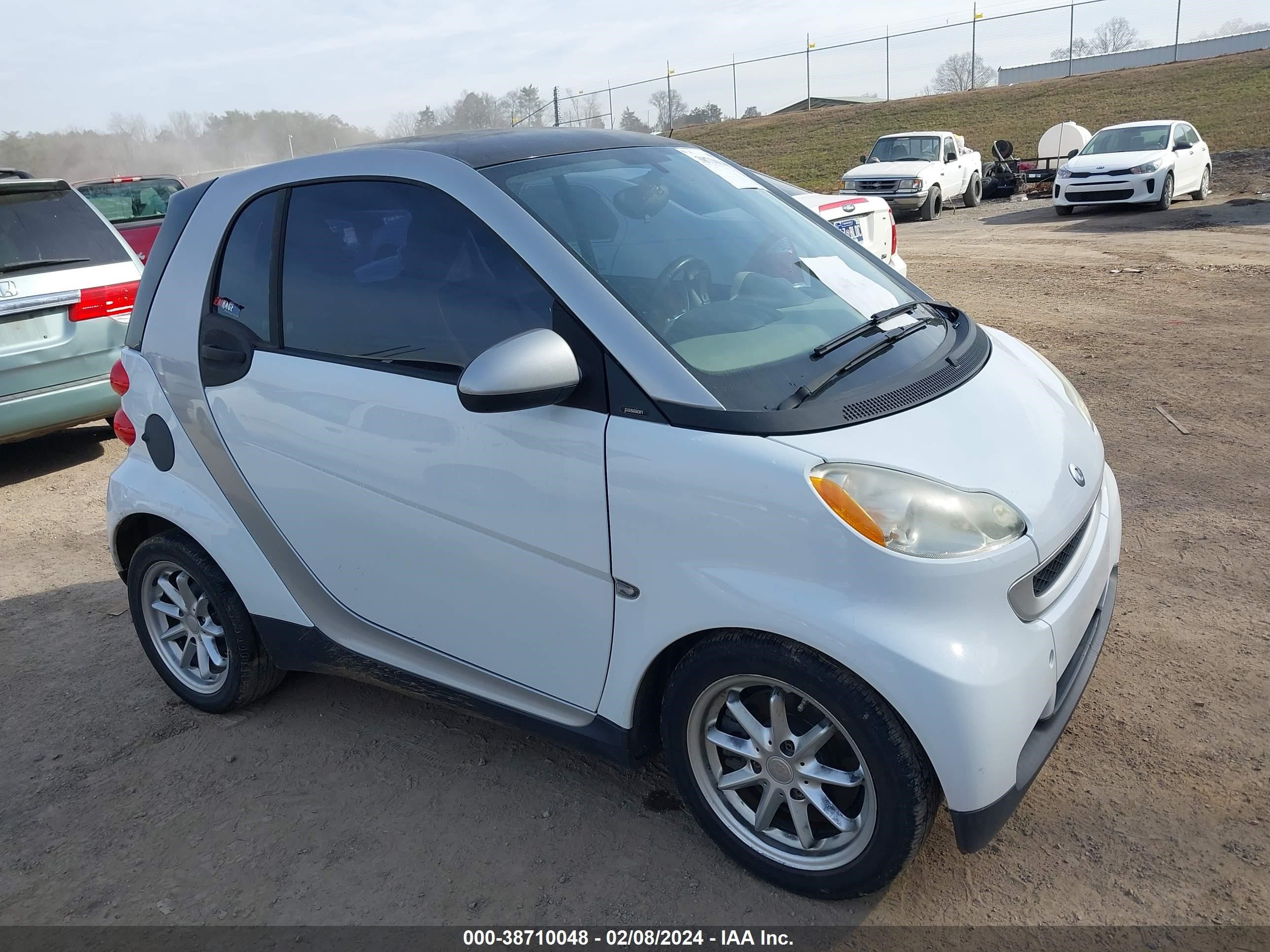vin: WMEEJ31X79K263587 WMEEJ31X79K263587 2009 smart fortwo 1000 for Sale in 37914, 3634 E. Governor John Sevier Hwy, Knoxville, USA