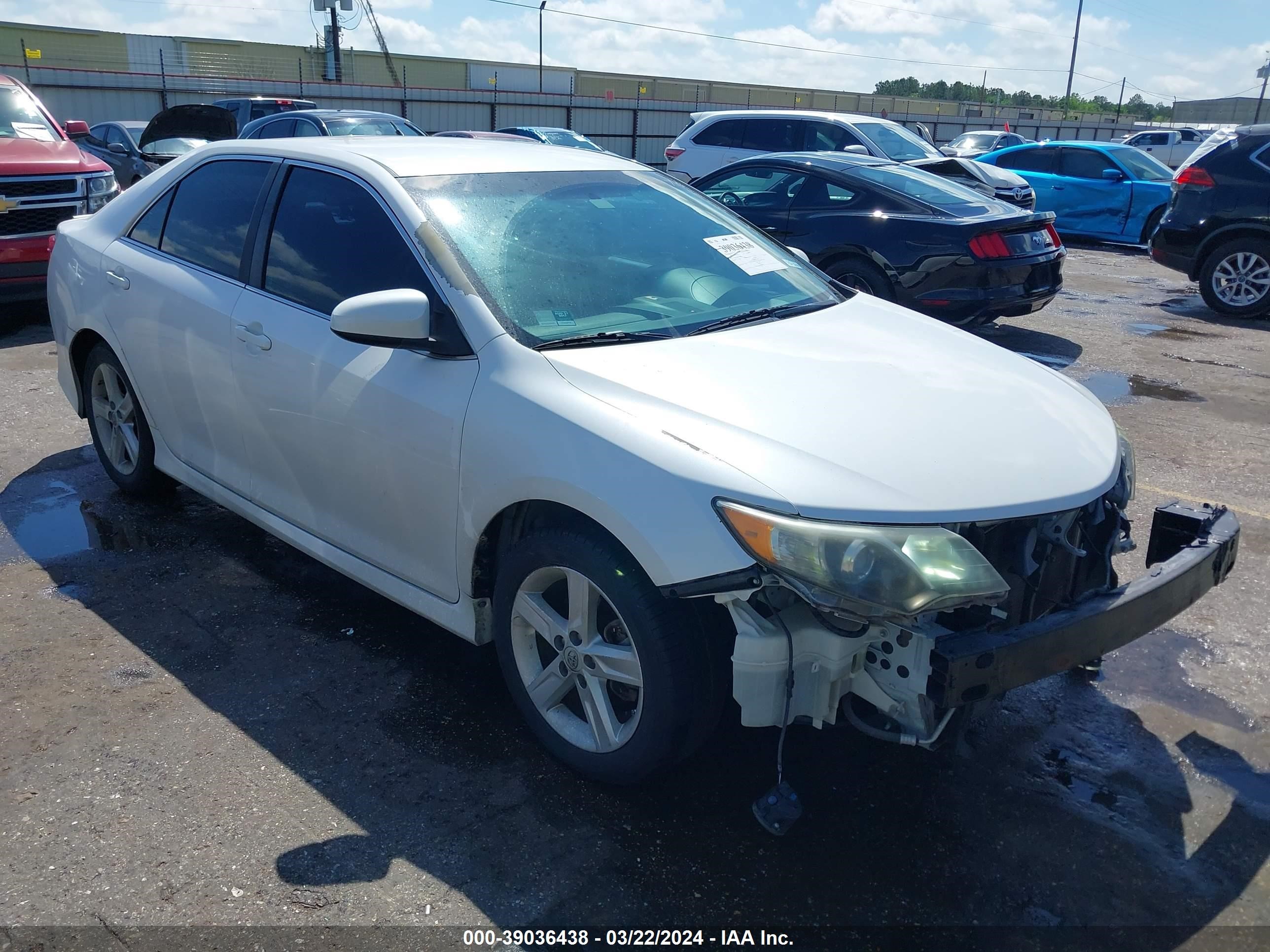 vin: 4T1BF1FK2EU425074 4T1BF1FK2EU425074 2014 toyota camry 2500 for Sale in 77038, 2535 West Mt. Houston Road, Houston, USA