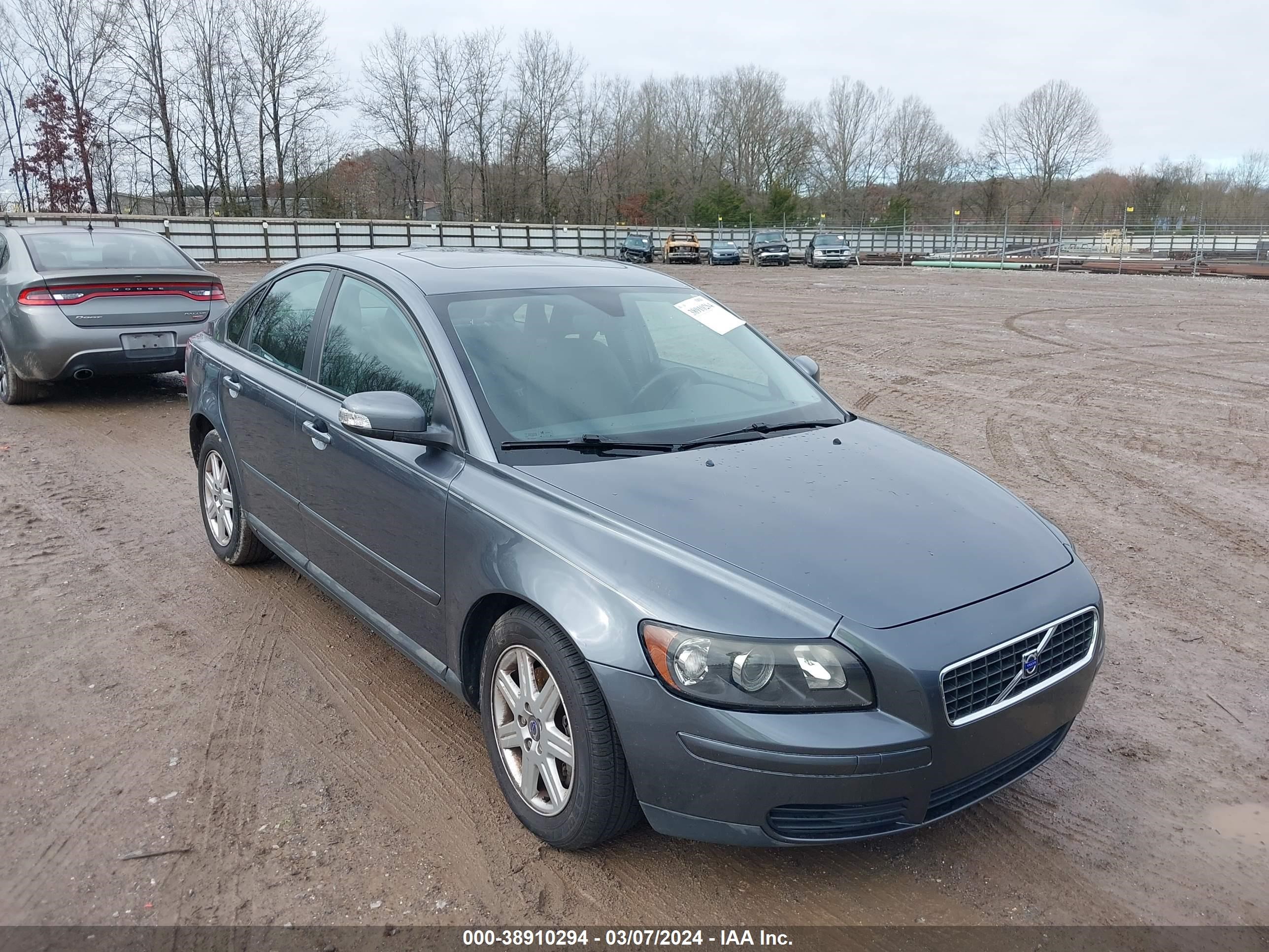 vin: YV1MS382472297267 YV1MS382472297267 2007 volvo s40 2400 for Sale in 37914, 3634 E. Governor John Sevier Hwy, Knoxville, Tennessee, USA