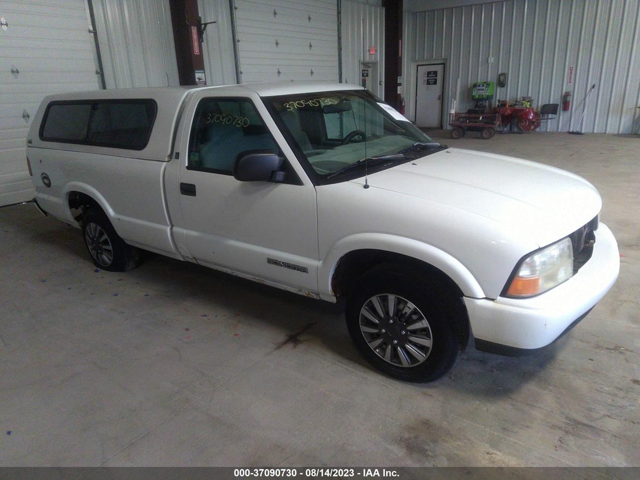 vin: 1GTCS1440WK525793 1GTCS1440WK525793 1998 gmc sonoma 4300 for Sale in 14416, 7149 Appletree Ave., Bergen, New York, USA