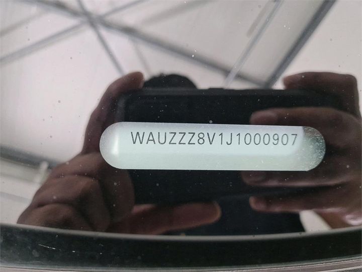 VIN: WAUZZZ8V1J1000907 Audi A3 2017