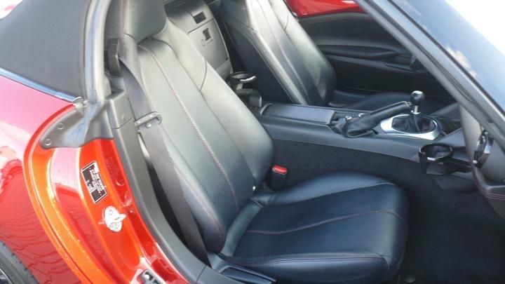 VIN: JMZND6E7610129894 Mazda MX-5 Convertible 2017