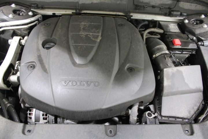 VIN: YV1UZARV1L1469018 VOLVO XC60 SUV 2019