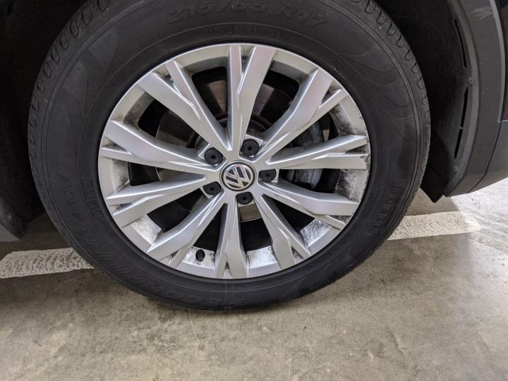 VIN: WVGZZZ5NZJW882055 Volkswagen Tiguan 2018